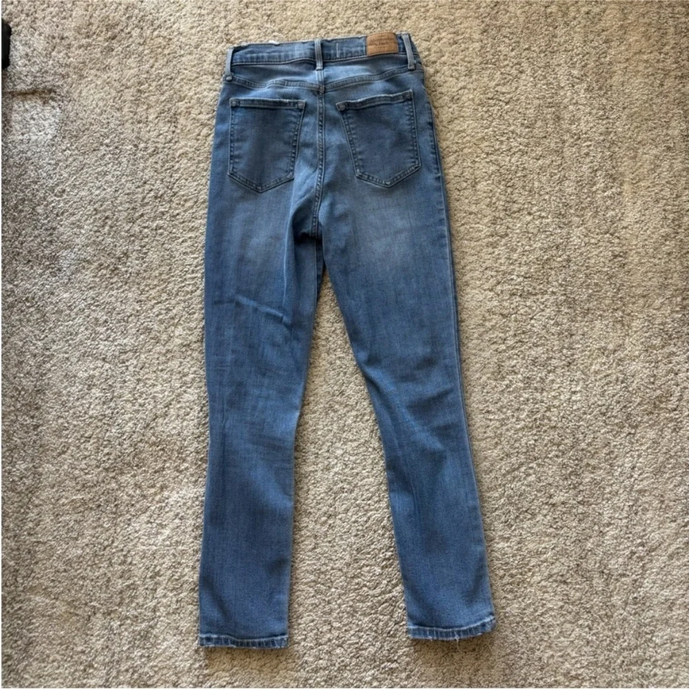 Abercrombie Cross Waist Ripped Blue Jeans - Picture 3 of 3